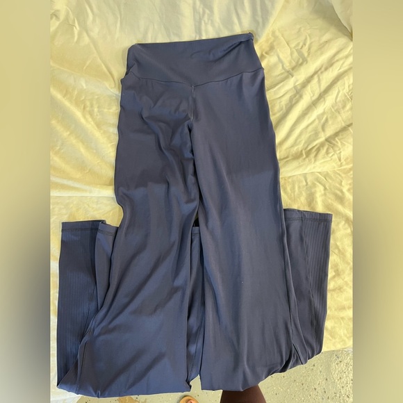 OFFLINE Blue flare leggings with crossover waist. Some ribbing detail - Picture 5 of 5